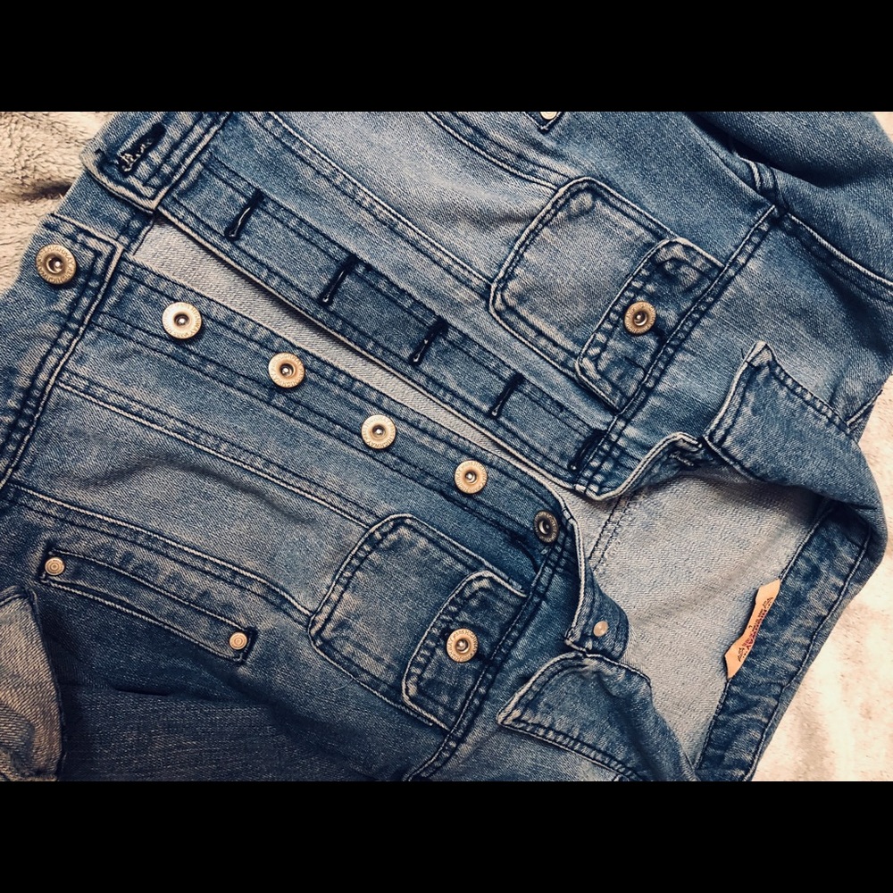 Spring Fever - Jean Jacket ๐ - Picture 2 of 4